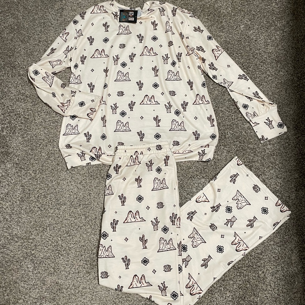Western Cream Colored Lounge Set